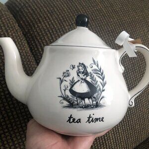 NWT Rae Dunn Disney Alice In Wonderland Teapot